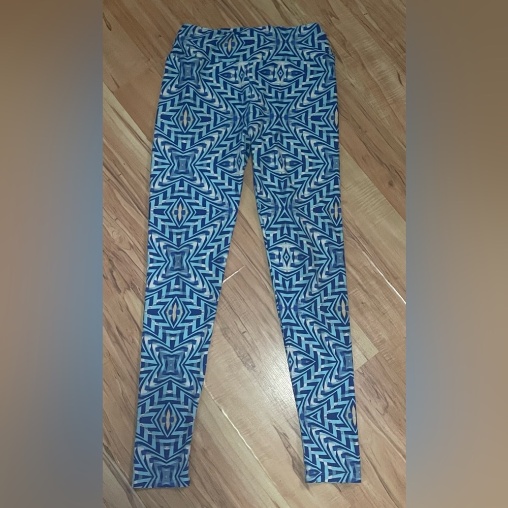 Cute LuLaRoe Leggings - Picture 1 of 6